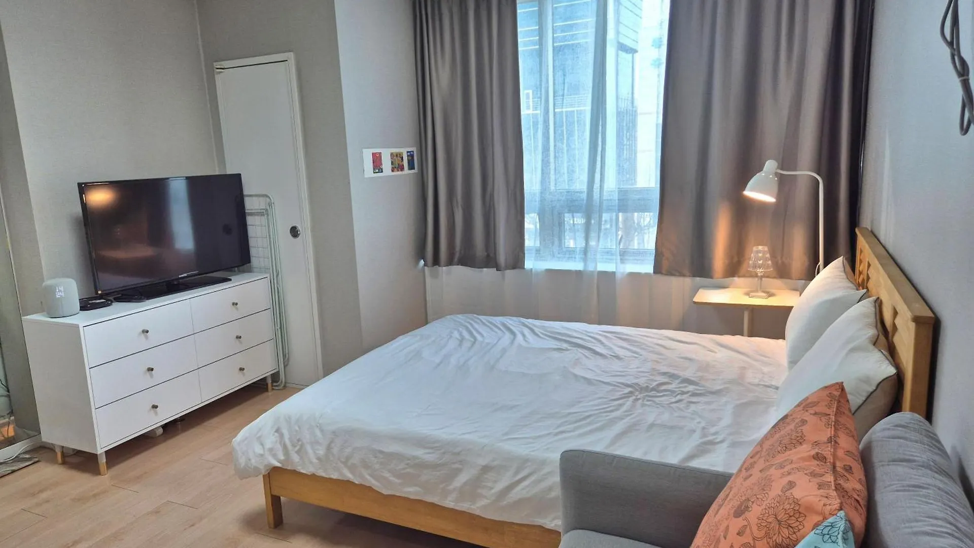 Sinsa Urban House Apartment Seoul South Korea