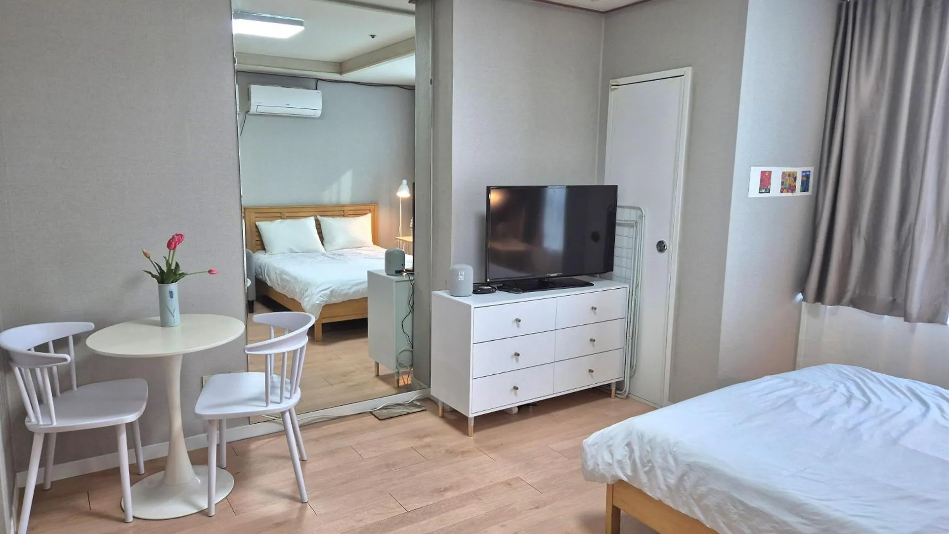 Sinsa Urban House Apartment Seoul